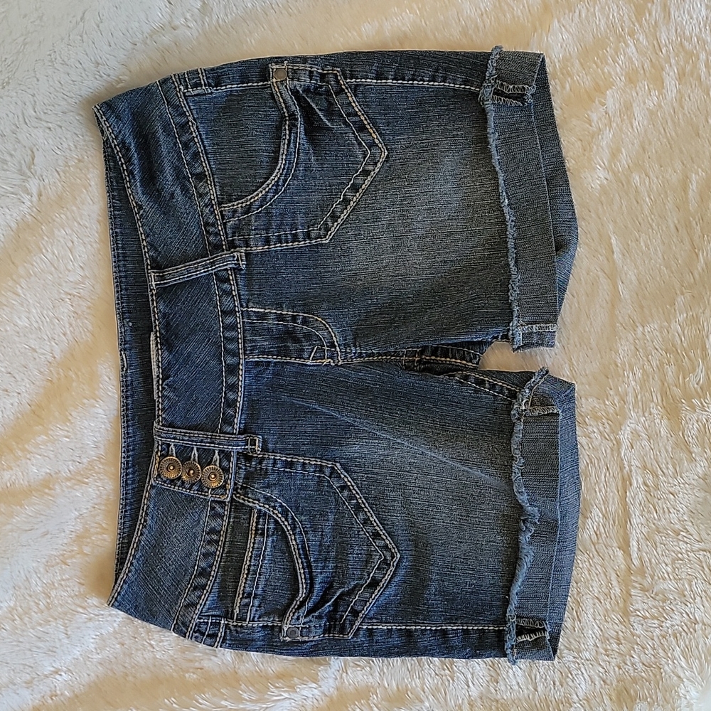 SO jean shorts Size: juniors 7